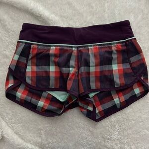 EUC Lululemon Women Size 4 Plaid Tracker Speed Shorts II Wheezy Check